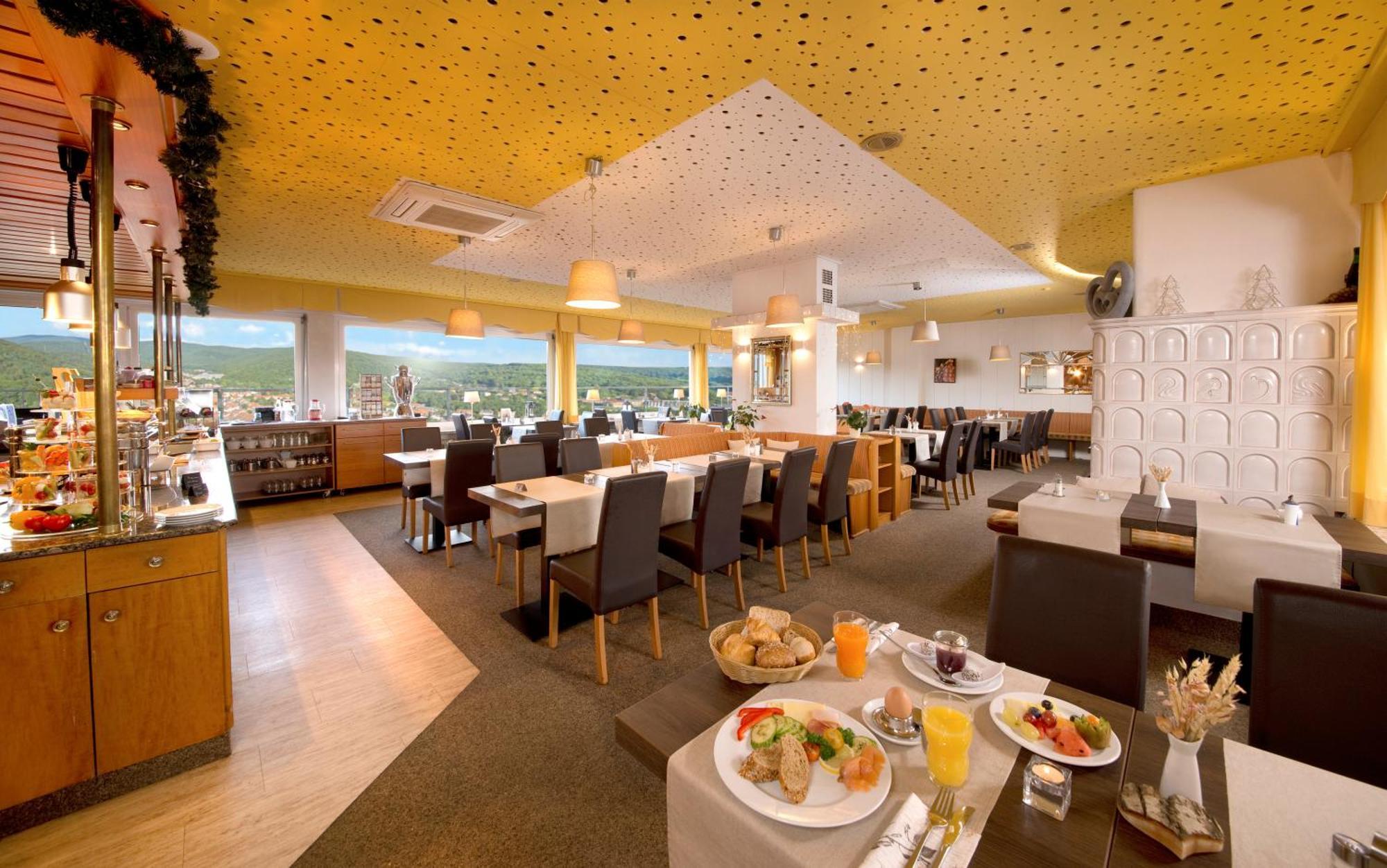 Hotel Heikenberg Бад Лаутерберг Екстериор снимка