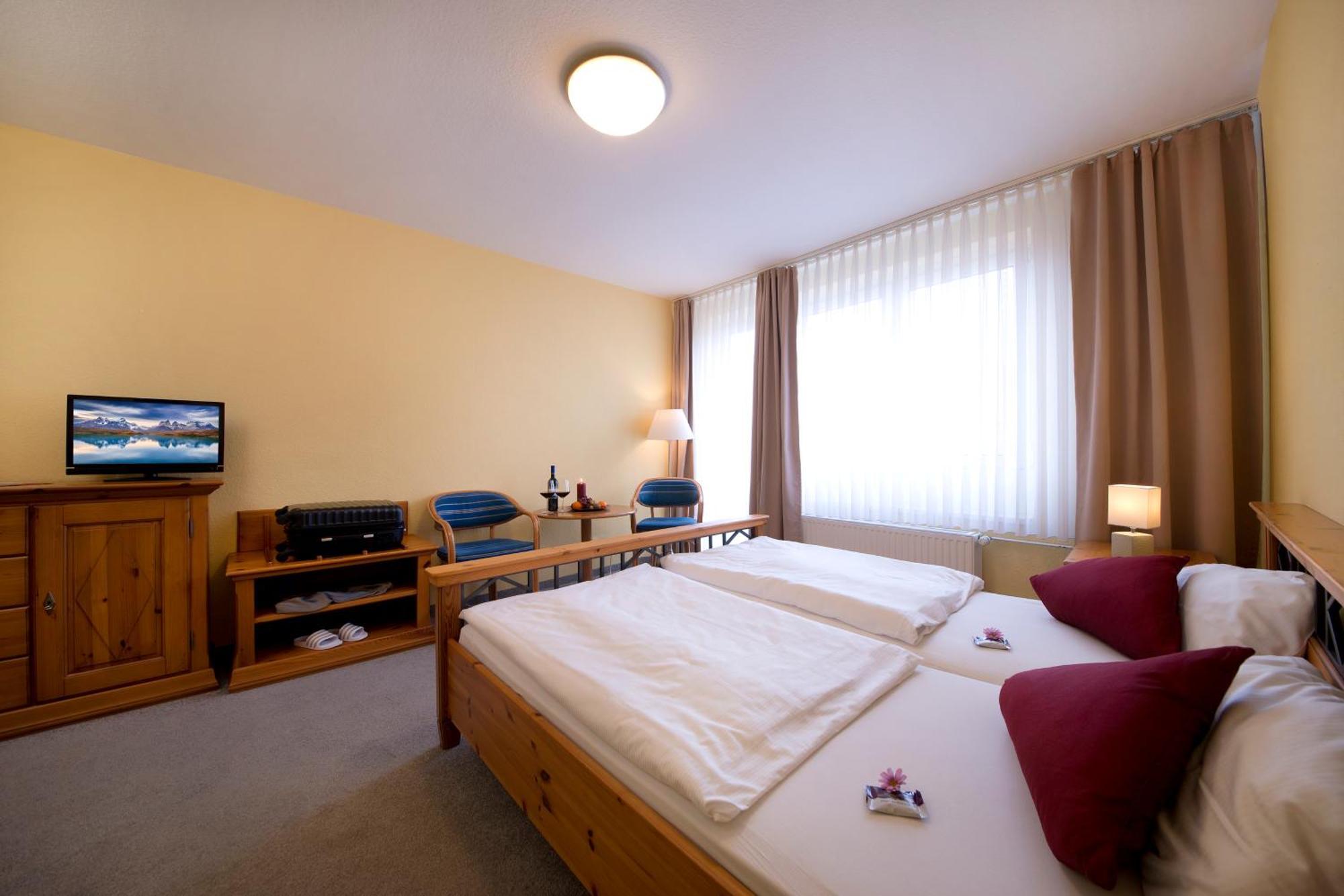 Hotel Heikenberg Бад Лаутерберг Екстериор снимка