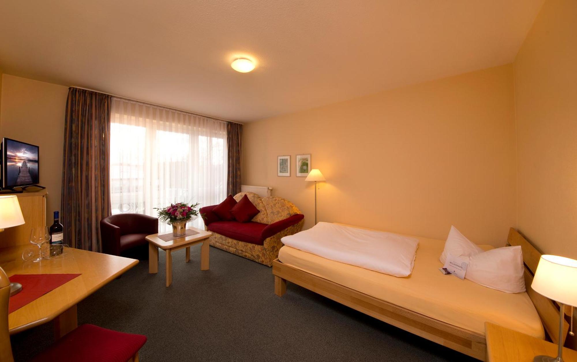 Hotel Heikenberg Бад Лаутерберг Екстериор снимка