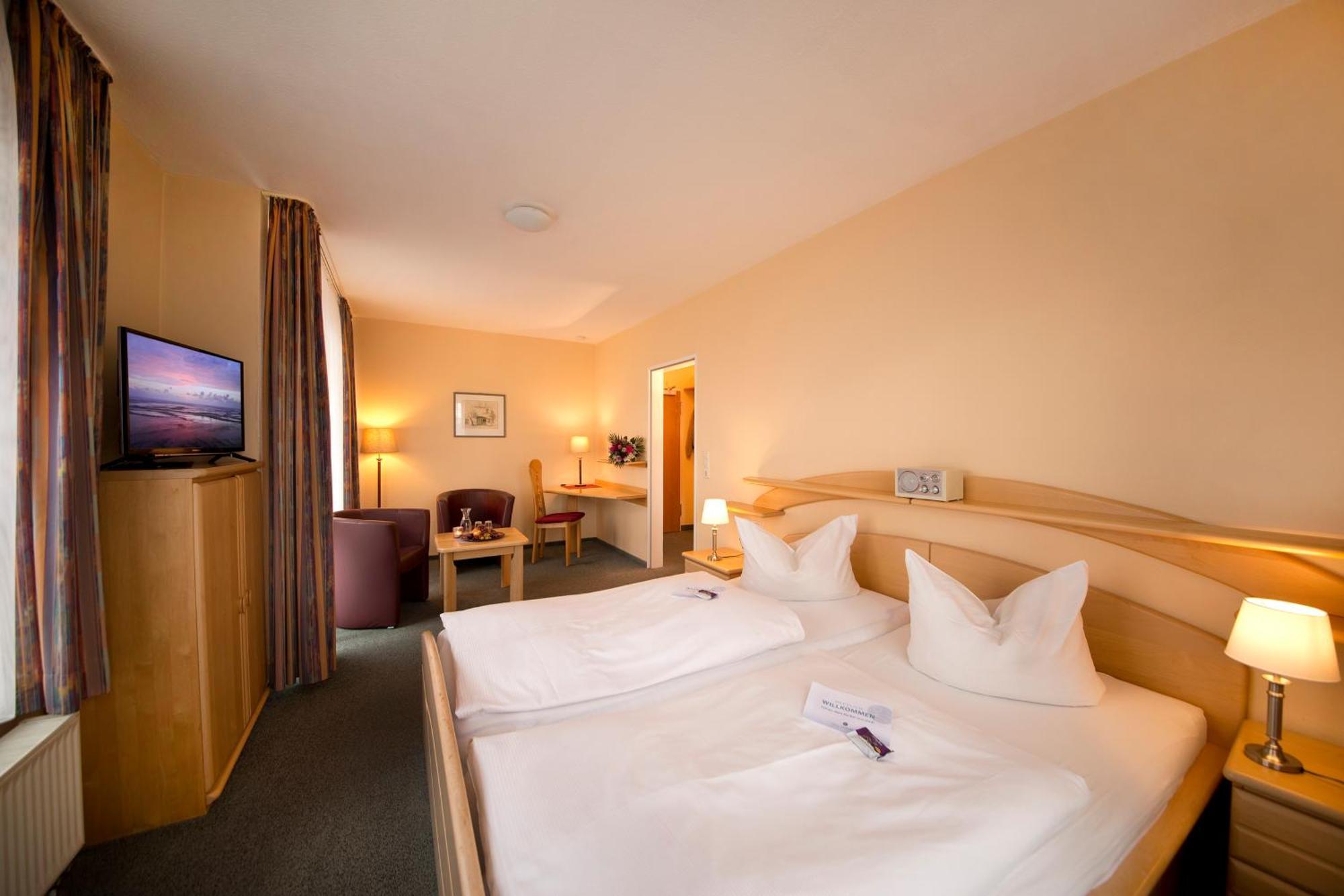 Hotel Heikenberg Бад Лаутерберг Екстериор снимка