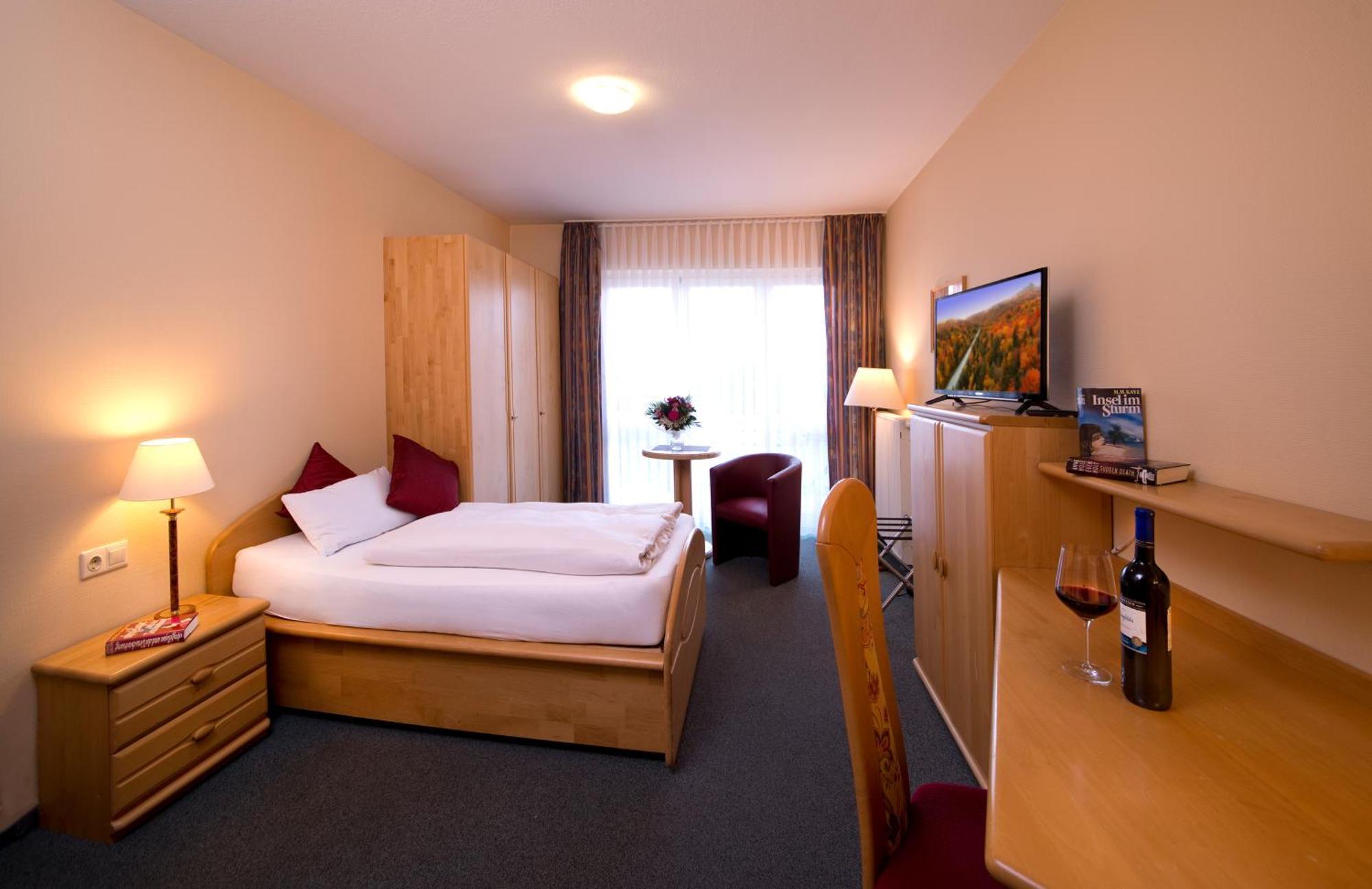 Hotel Heikenberg Бад Лаутерберг Екстериор снимка