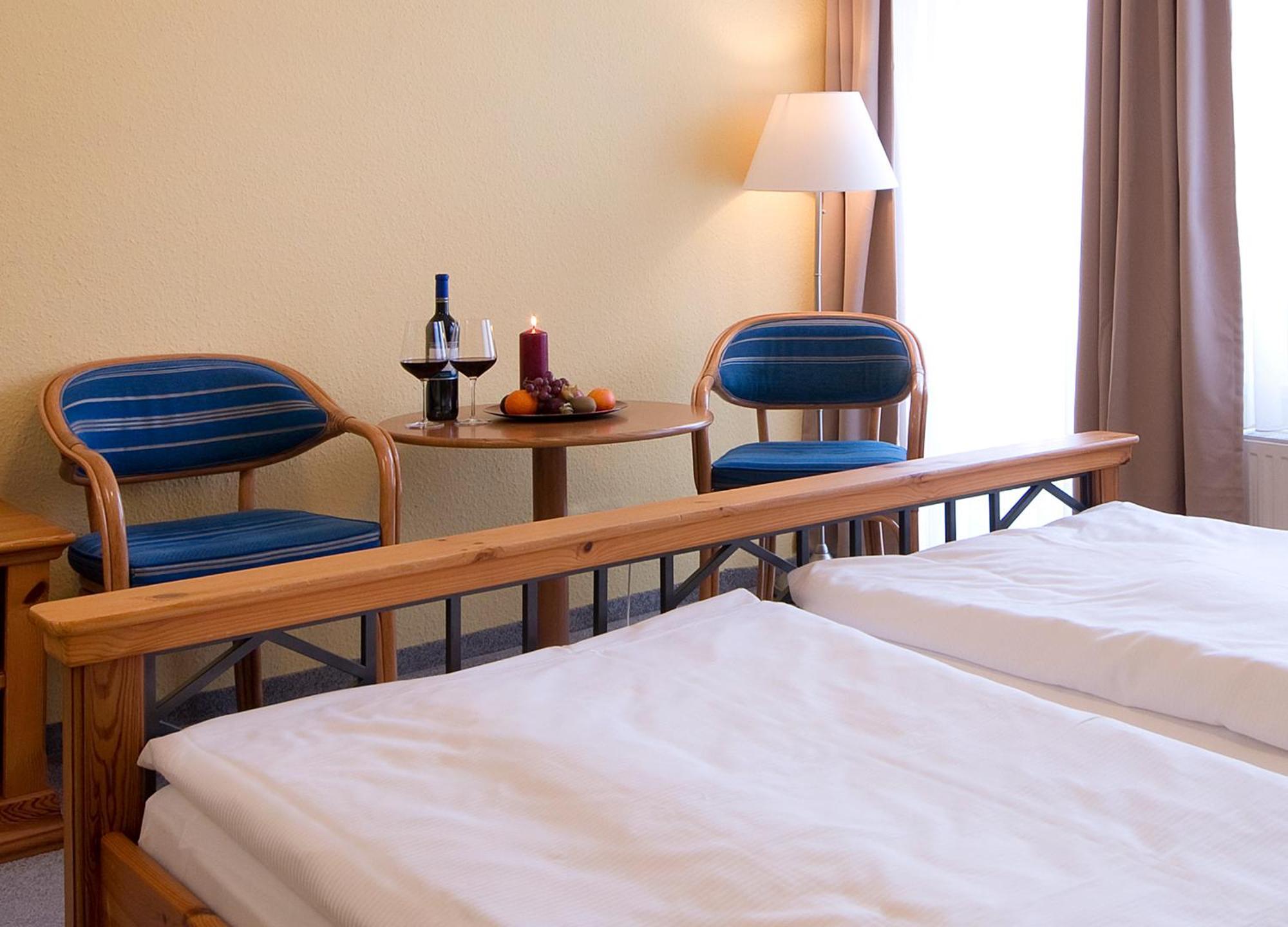 Hotel Heikenberg Бад Лаутерберг Екстериор снимка